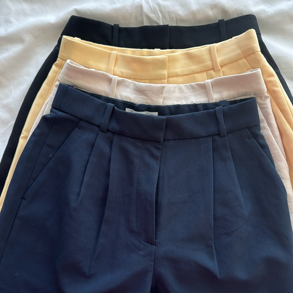 Women’s lot of 4 pair of dress shorts size 4 Abercrombie & Fitch